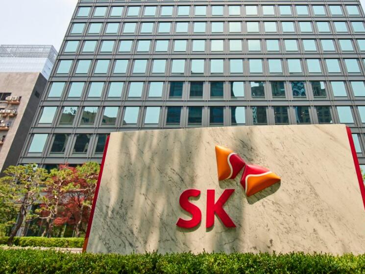 SK控股通过大宗出售ESR股票获得W480b担保