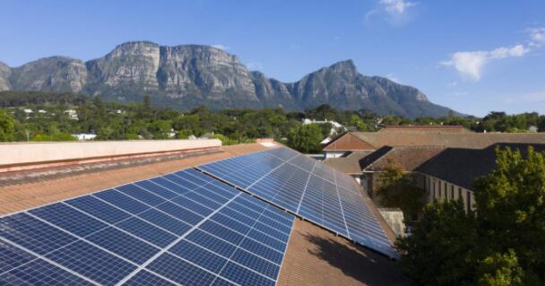 非洲学校的点对点租赁太阳能
