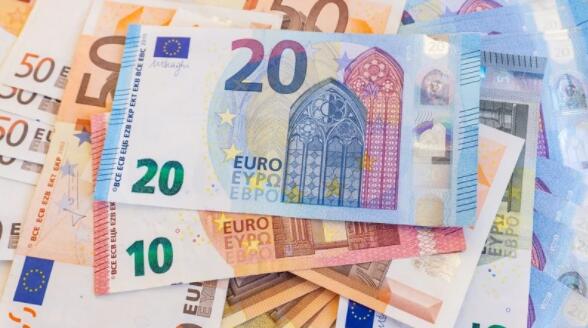 爱尔兰央行估计50亿欧元的家庭储蓄可能被释放到爱尔兰经济中