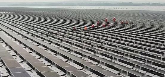 泰国即将完成庞大的浮动太阳能发电场