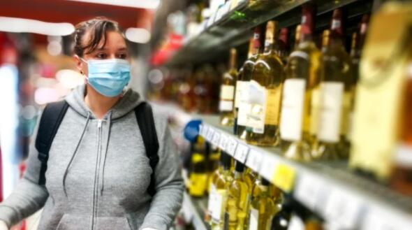 零售商对酒类最低单价规定计划的担忧
