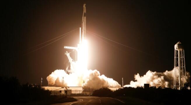 SpaceX成功发射了4名宇航员 执行NASA飞往国际空间站的任务
