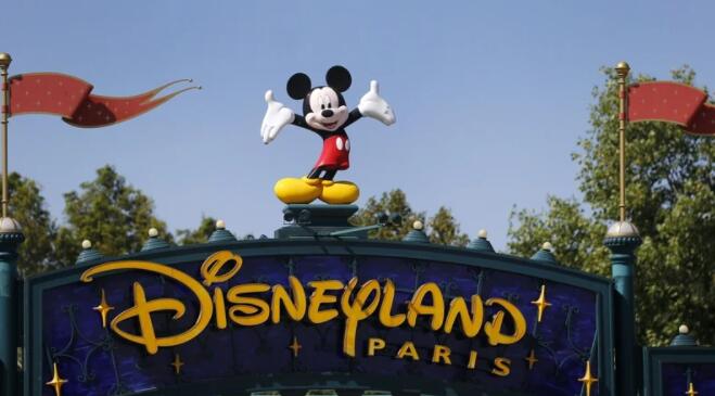 巴黎迪士尼乐园重新开放 但米老鼠不会拥抱