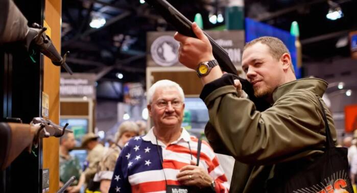 美国该立法要求枪支制造商对其产品造成的伤害负责