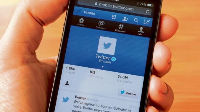 Twitter将允许一些用户标记误导性内容