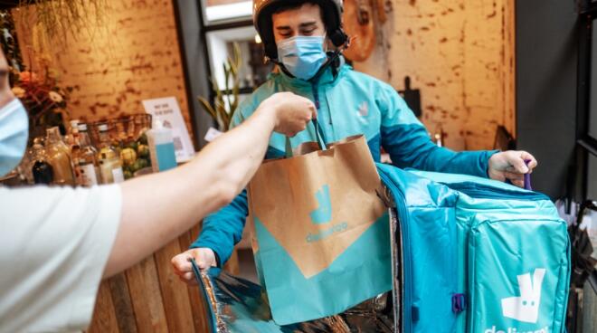 在第三季度表现强劲后 Deliveroo上调了全年预测